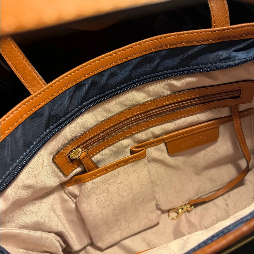 Michael Kors Dark Blue and Brown Tote - Picture 4 of 6